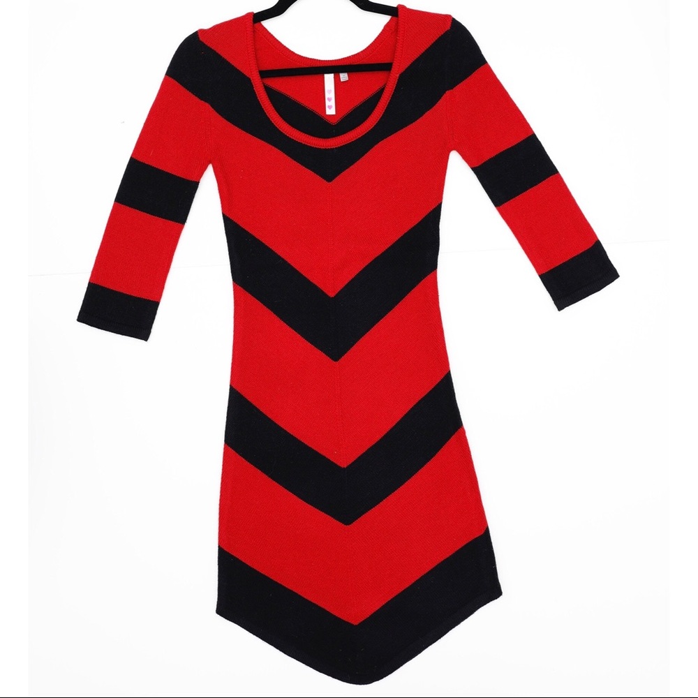 Knit Dress. Black & Red Chevron Striped. NWOT❗️ XS